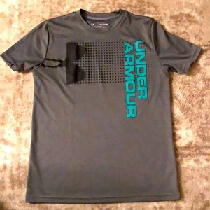 Boys Under Armour top